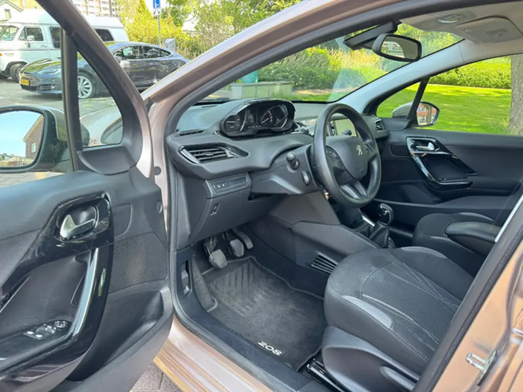 Peugeot 208 2