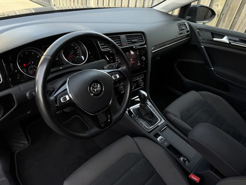 Volkswagen Golf 2