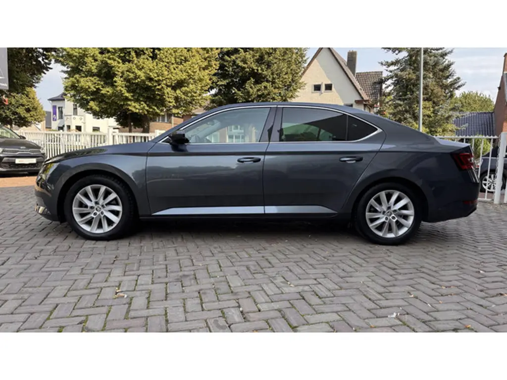 Škoda Superb 2