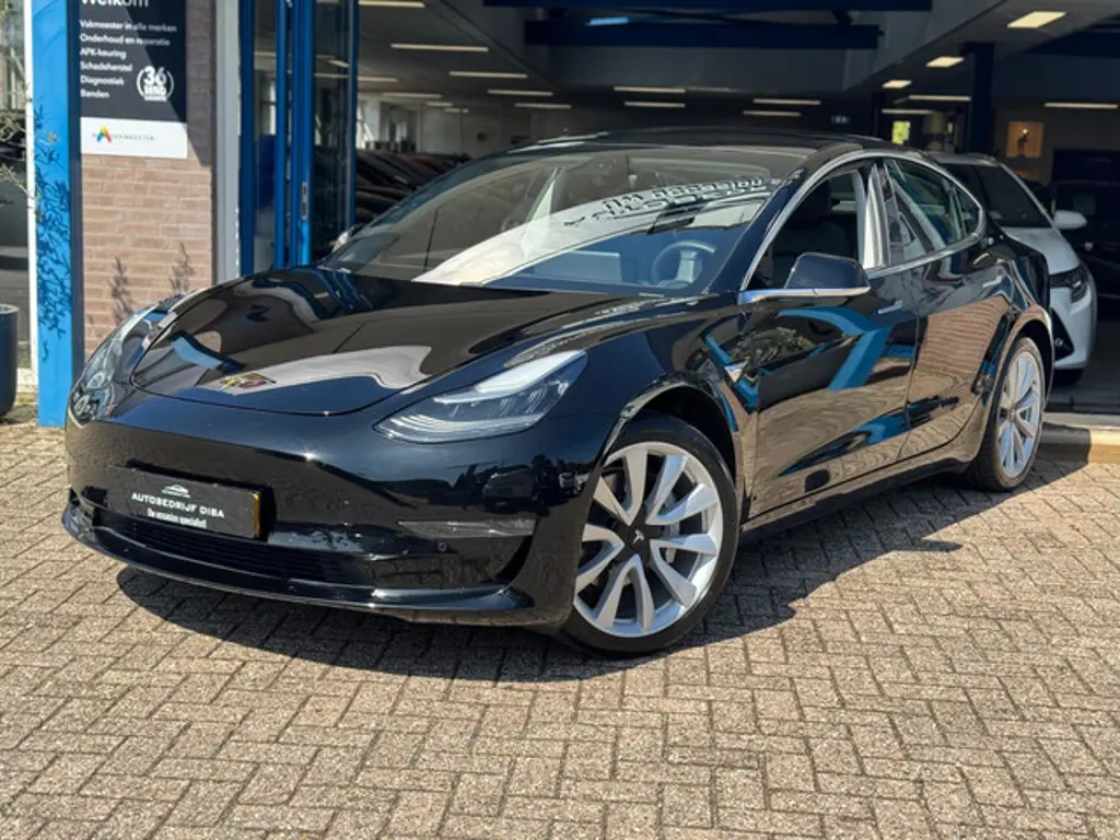 Tesla Model 3 2