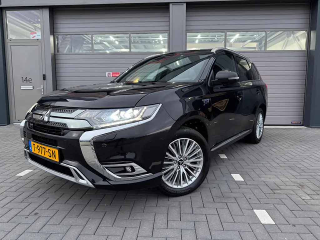 Mitsubishi Outlander 2