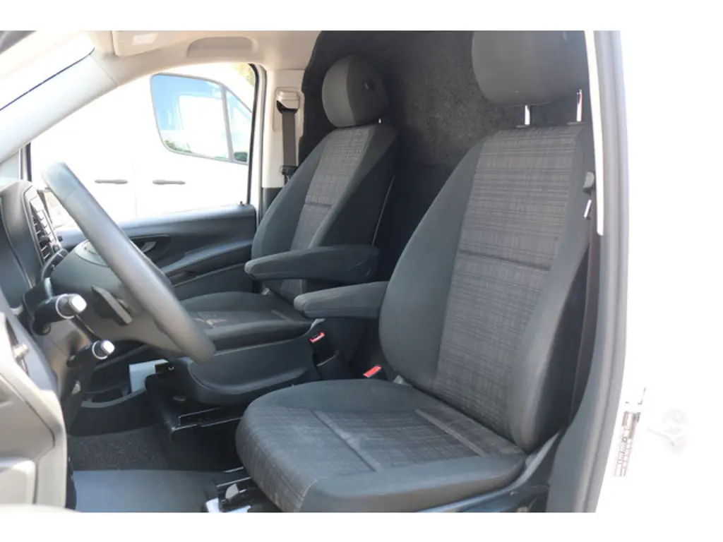 Mercedes-Benz Vito 2