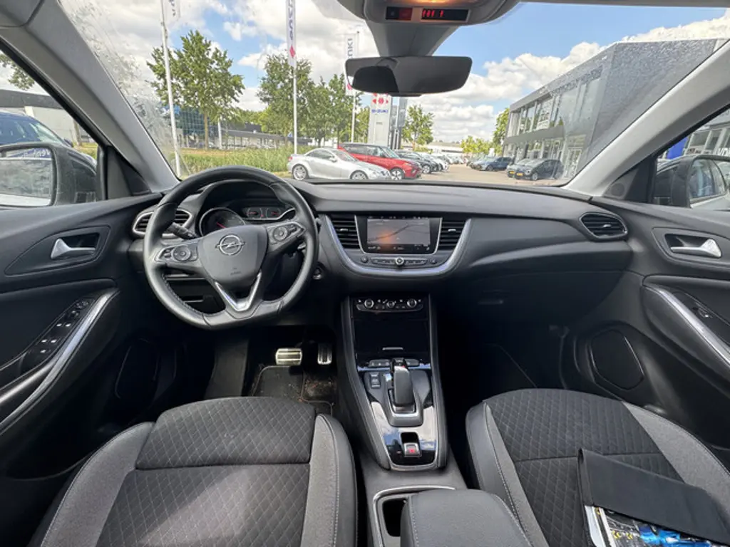 Opel Grandland X 2
