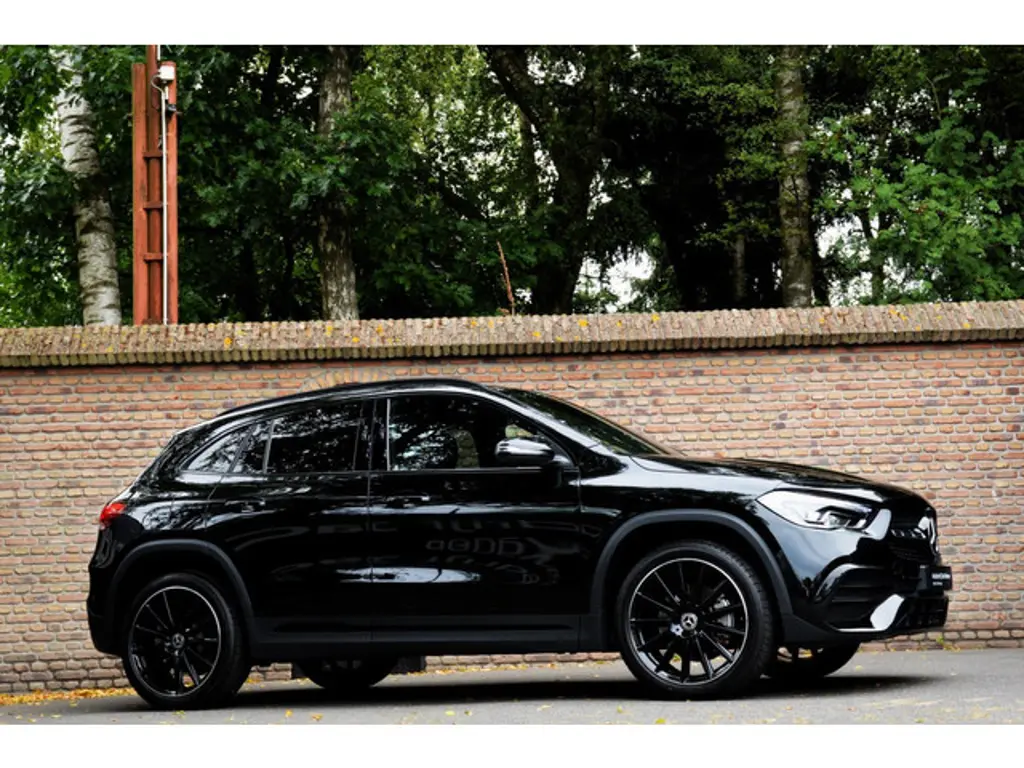 Mercedes-Benz GLA 2