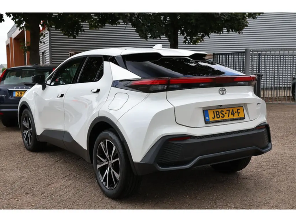 Toyota C-HR 2