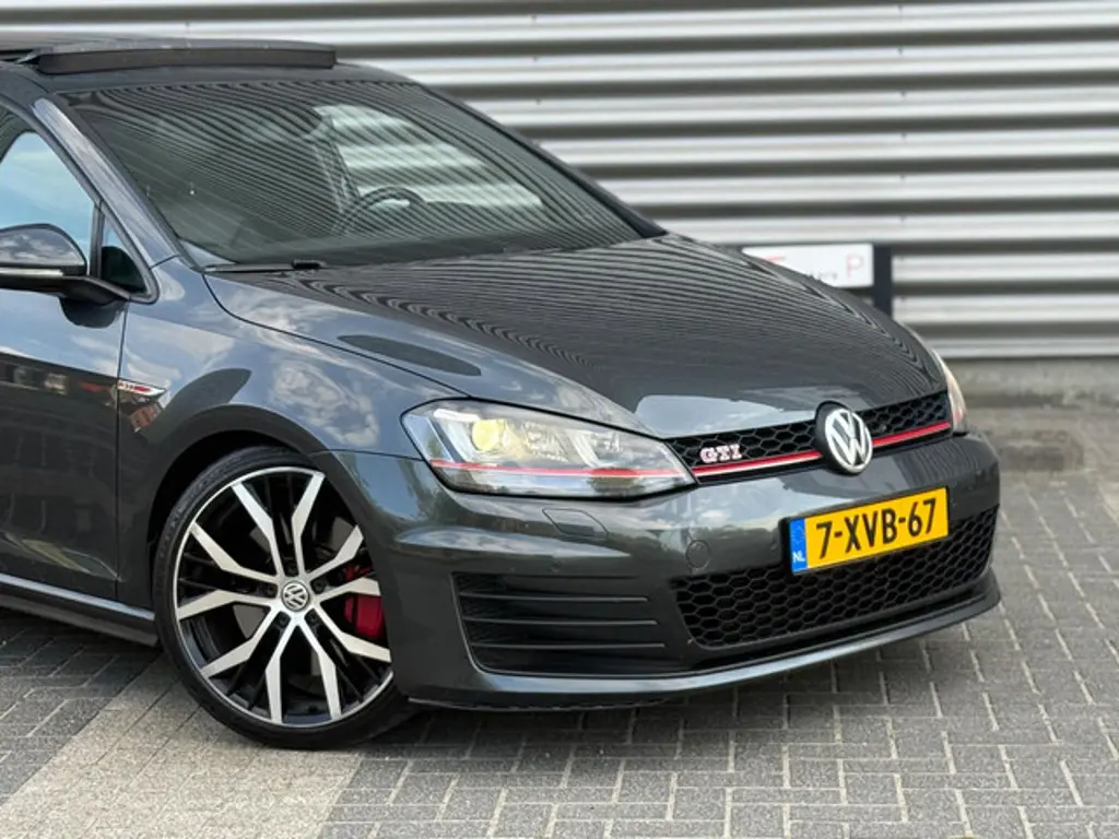Volkswagen Golf 2