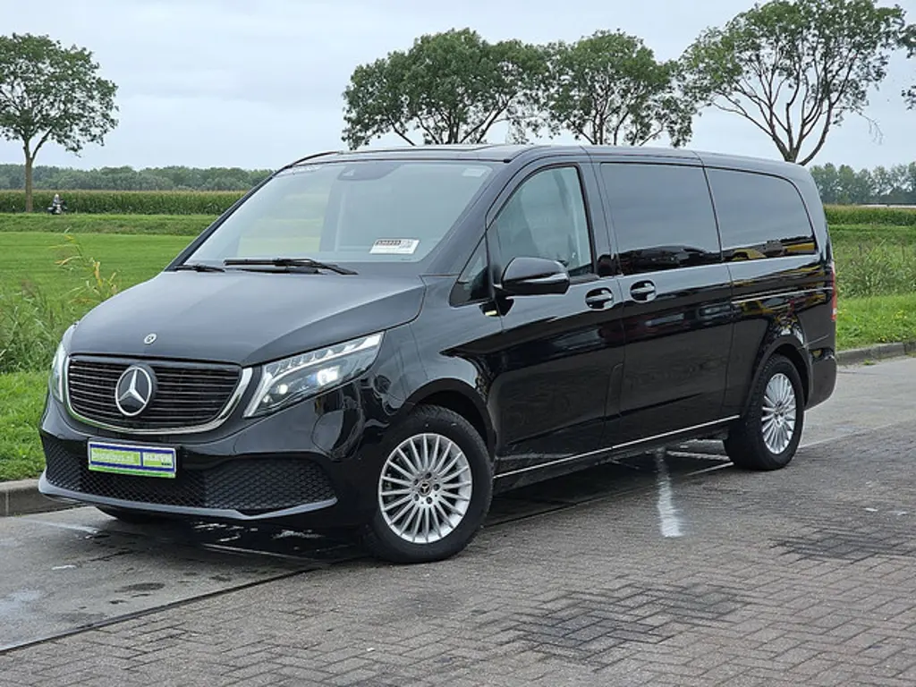 Mercedes-Benz EQV 2