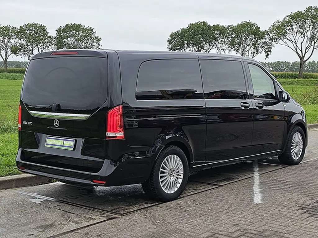Mercedes-Benz EQV 3