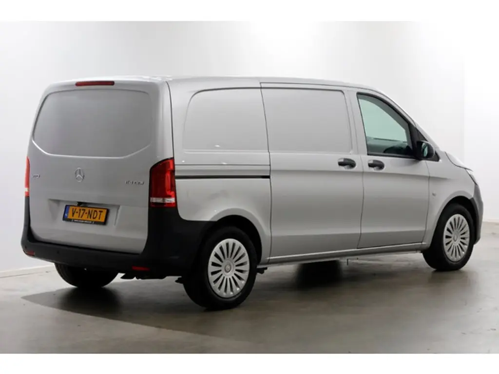 Mercedes-Benz Vito 2
