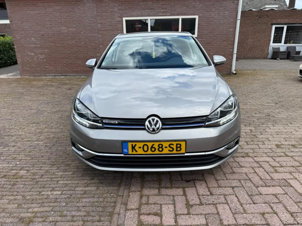 Volkswagen Golf 2