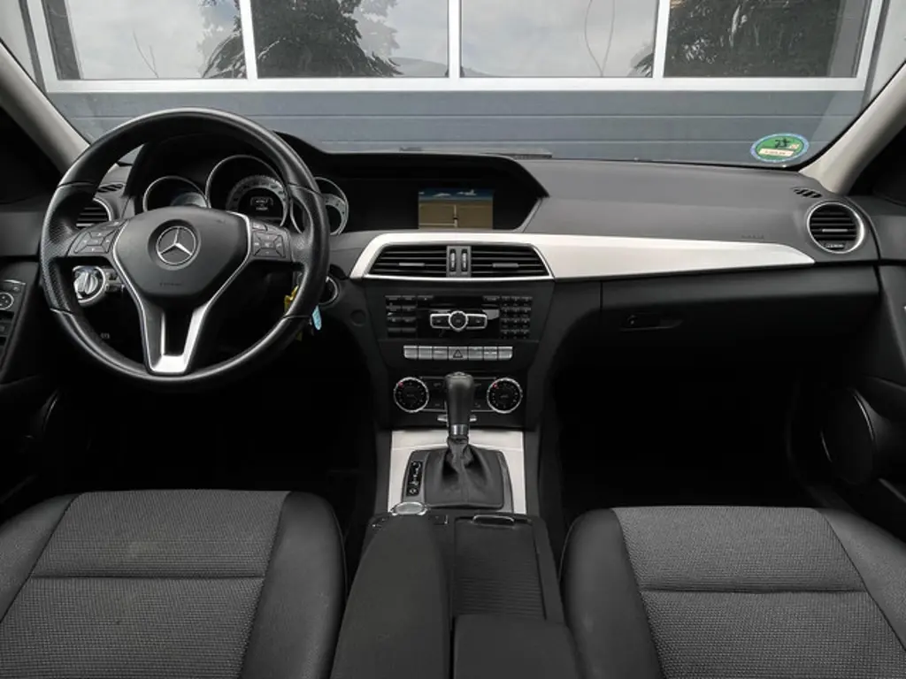 Mercedes-Benz C-Klasse 3