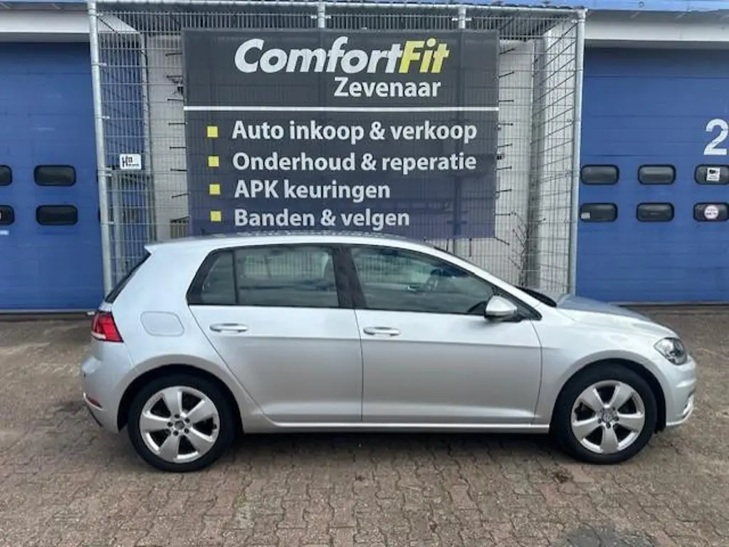 Volkswagen Golf 2