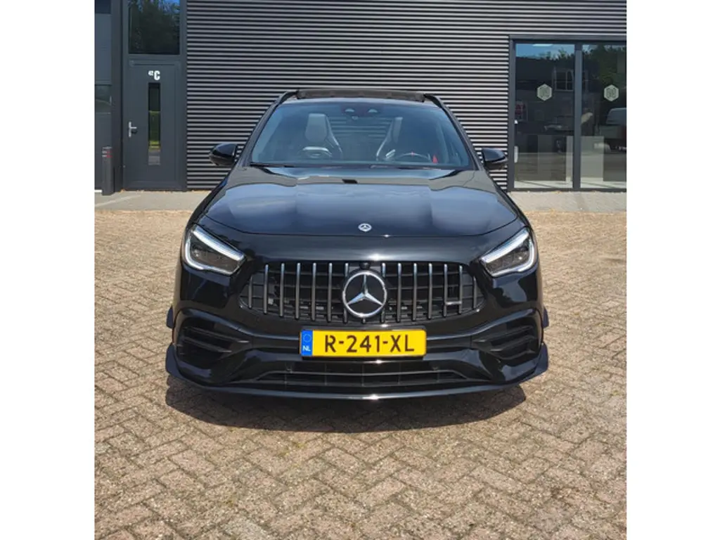 Mercedes-Benz GLA 2