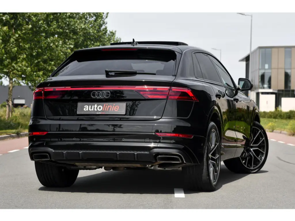 Audi Q8 3