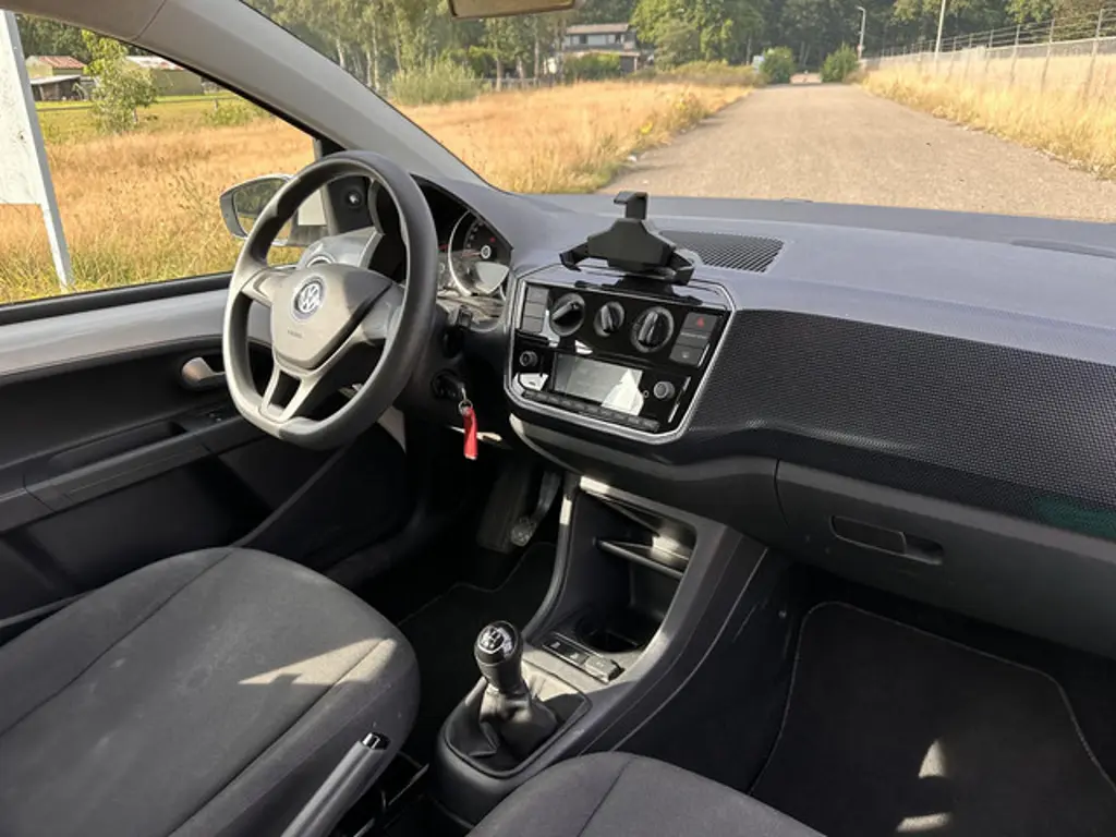 Volkswagen up! 3