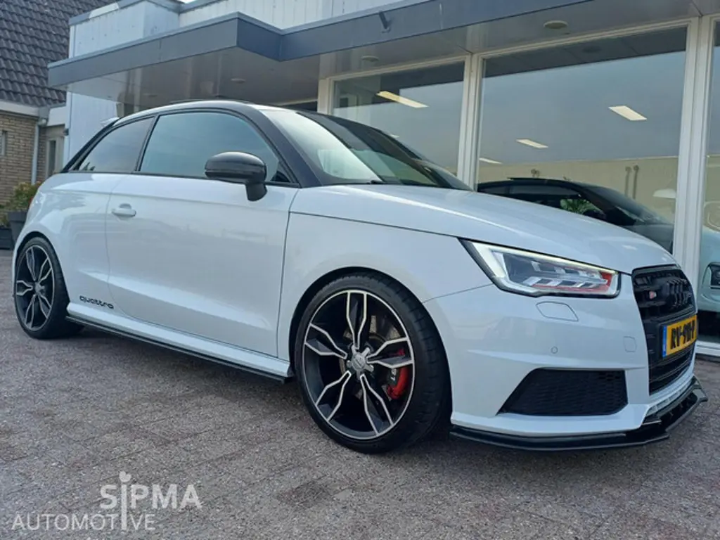 Audi S1 2
