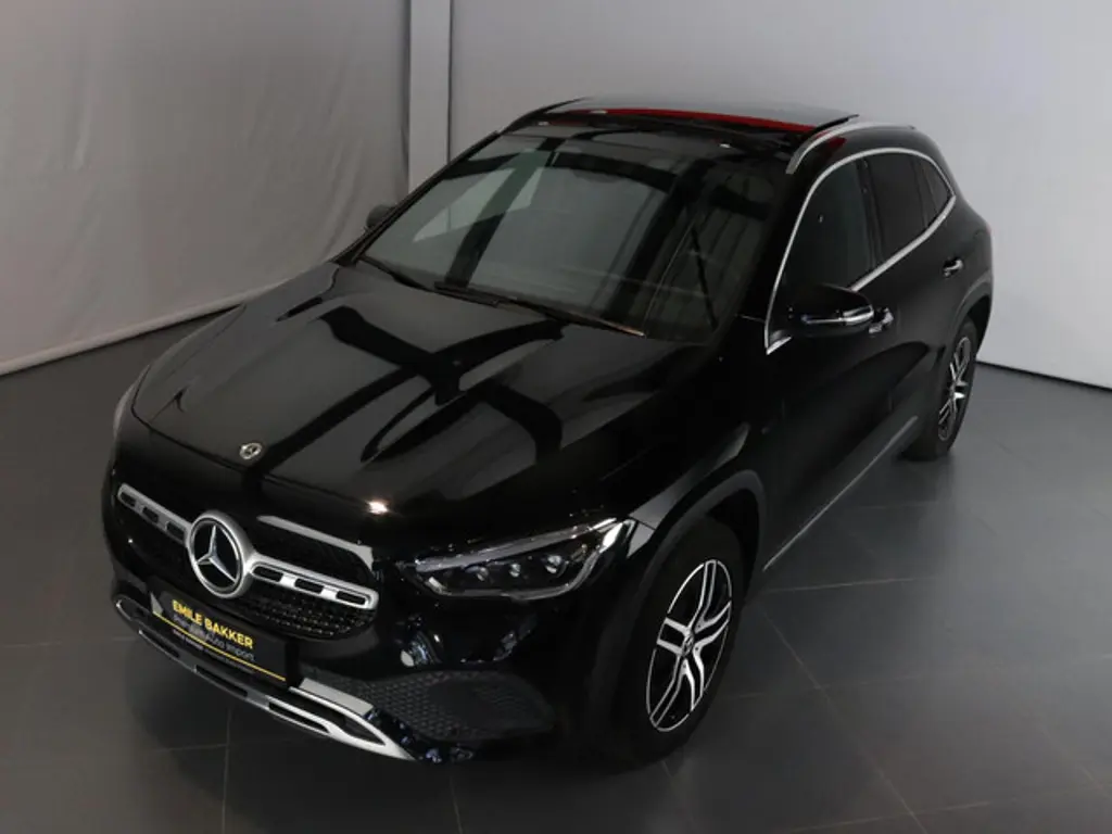 Mercedes-Benz GLA 3