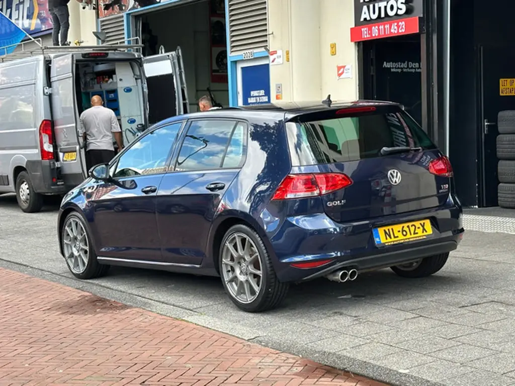 Volkswagen Golf 2