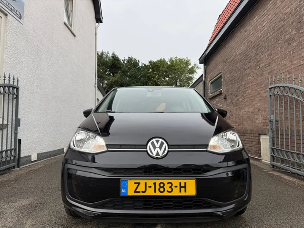 Volkswagen up! 3