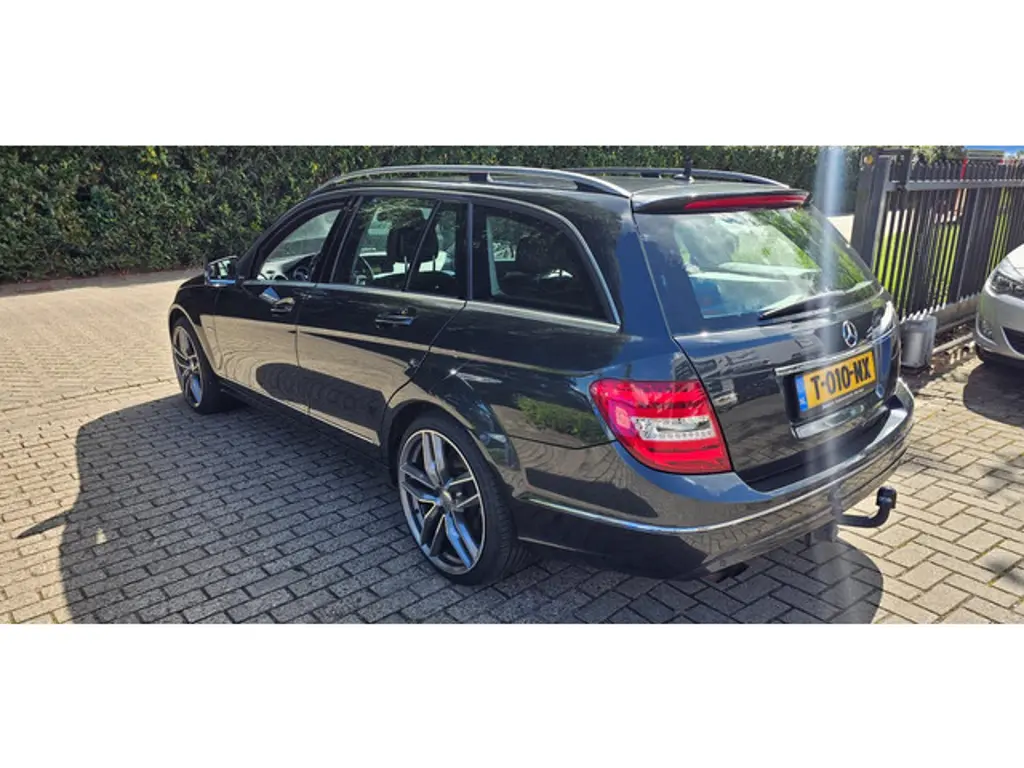 Mercedes-Benz C-Klasse 2