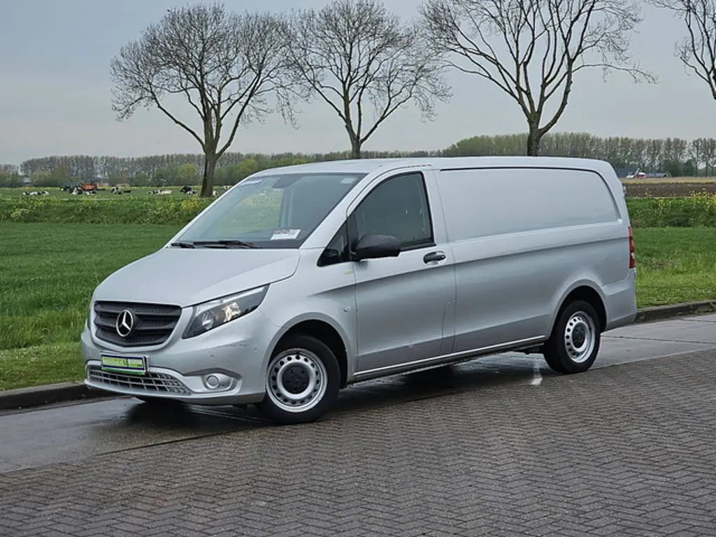 Mercedes-Benz Vito 2