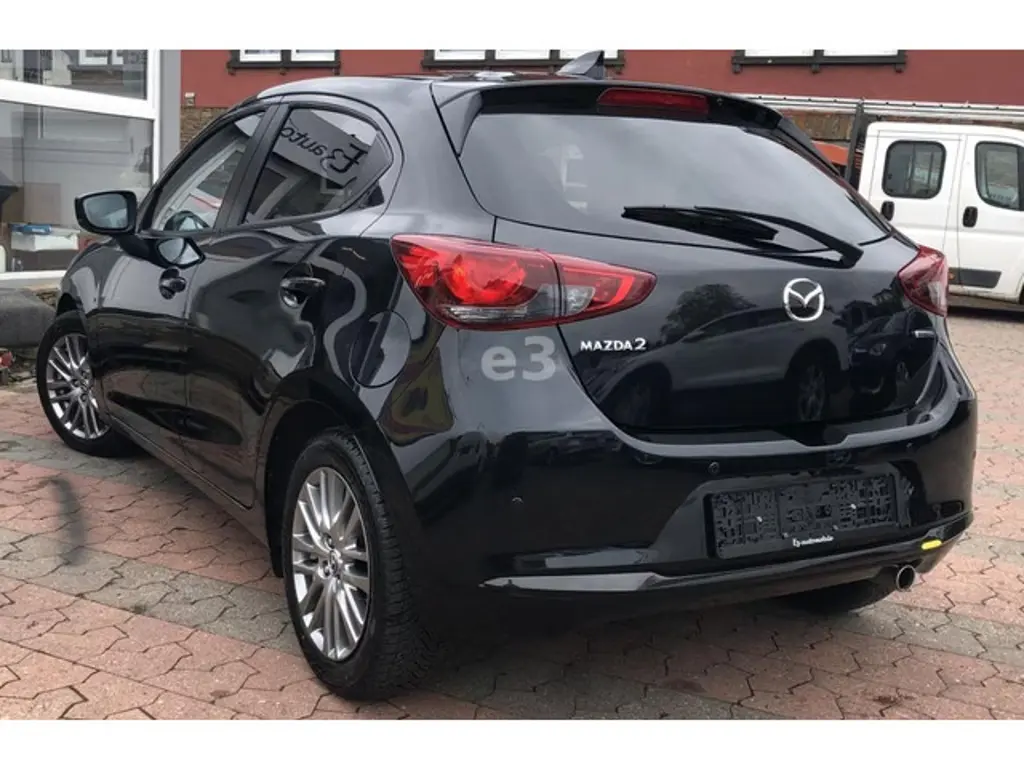 Mazda 2 3