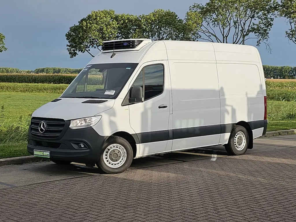 Mercedes-Benz Sprinter 2