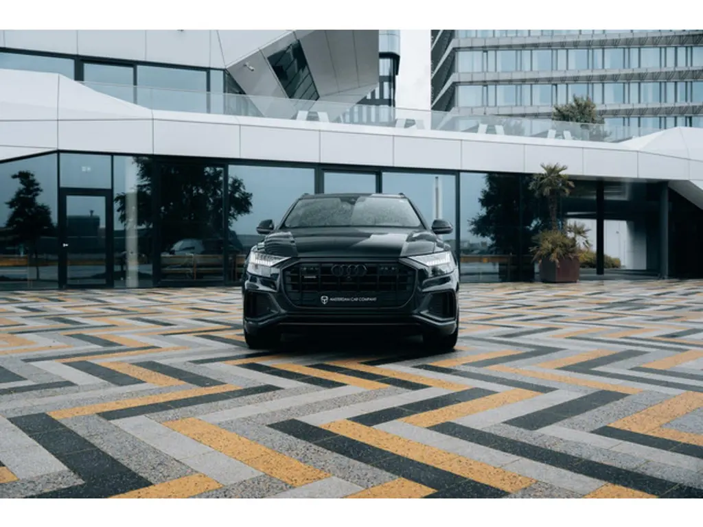 Audi Q8 2