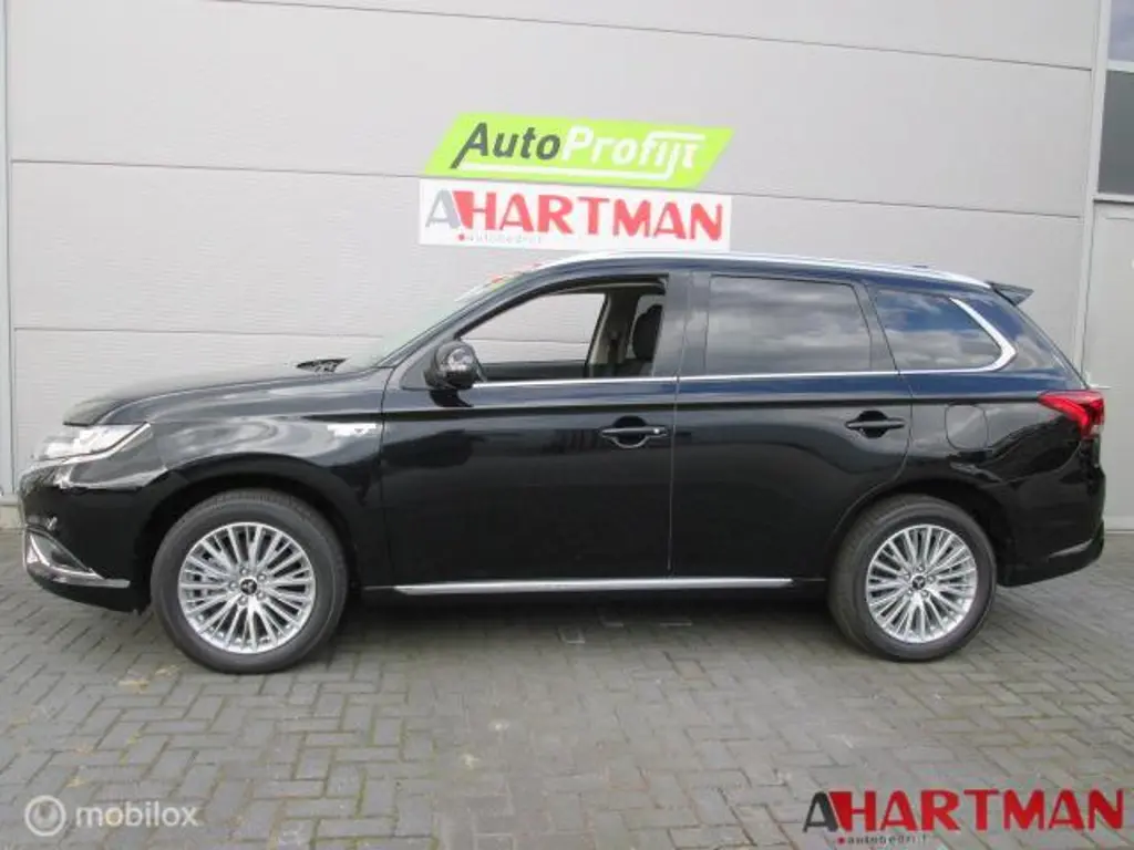 Mitsubishi Outlander 2