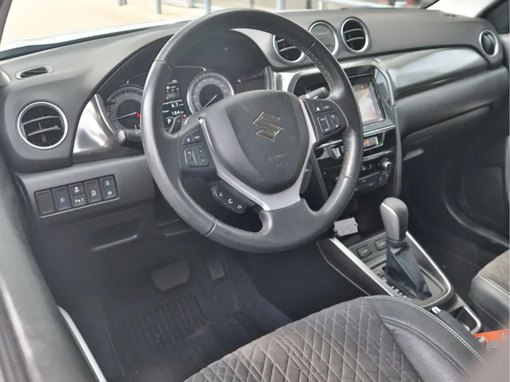 Suzuki Vitara 2
