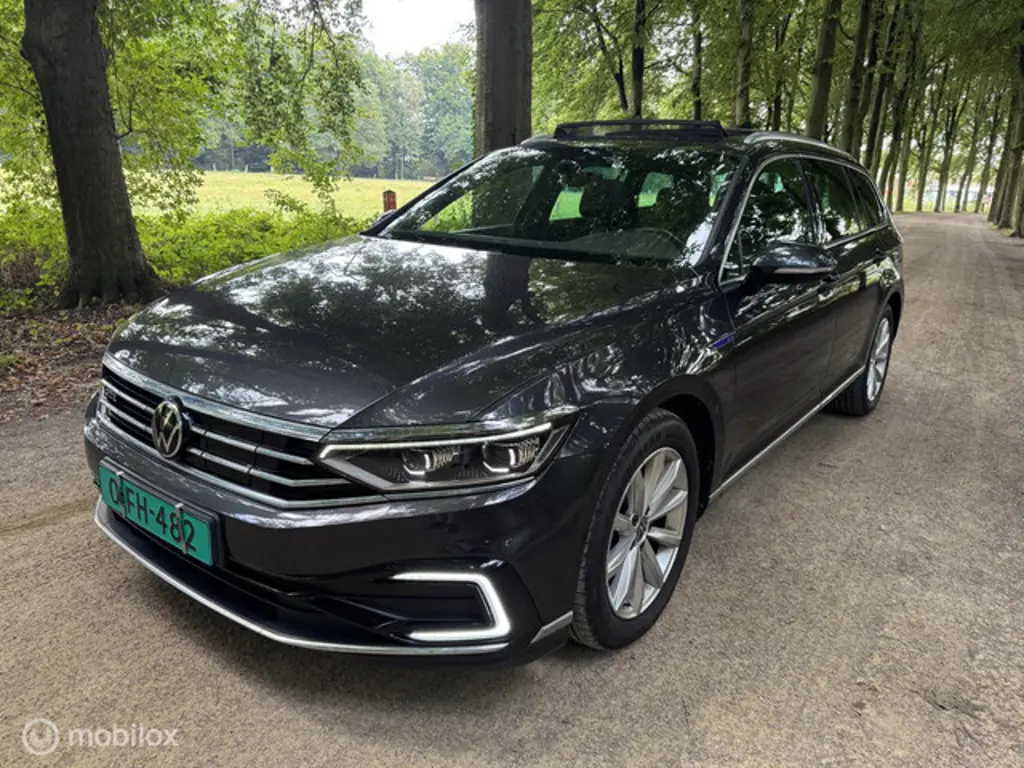 Volkswagen Passat 2