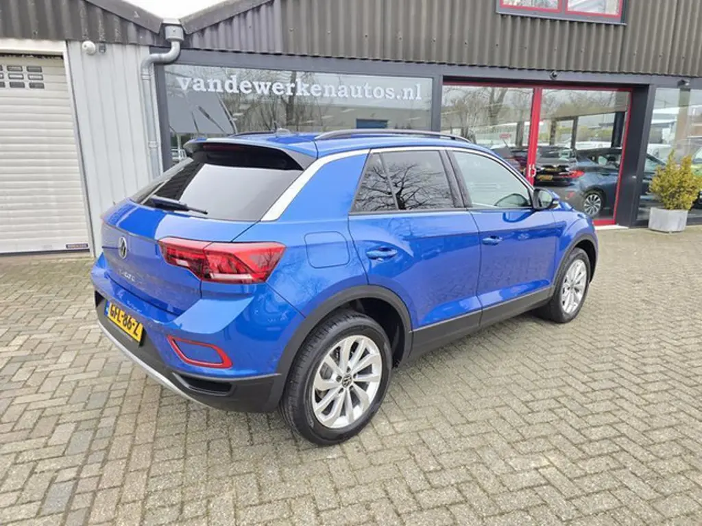 Volkswagen T-Roc 3