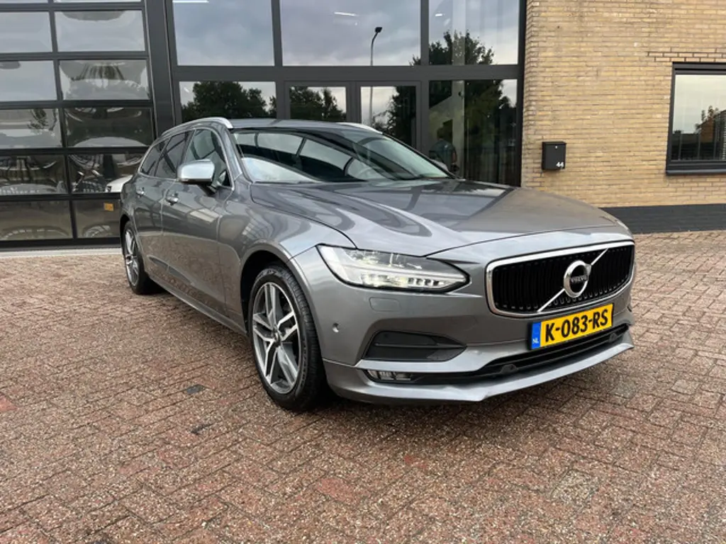 Volvo V90 2