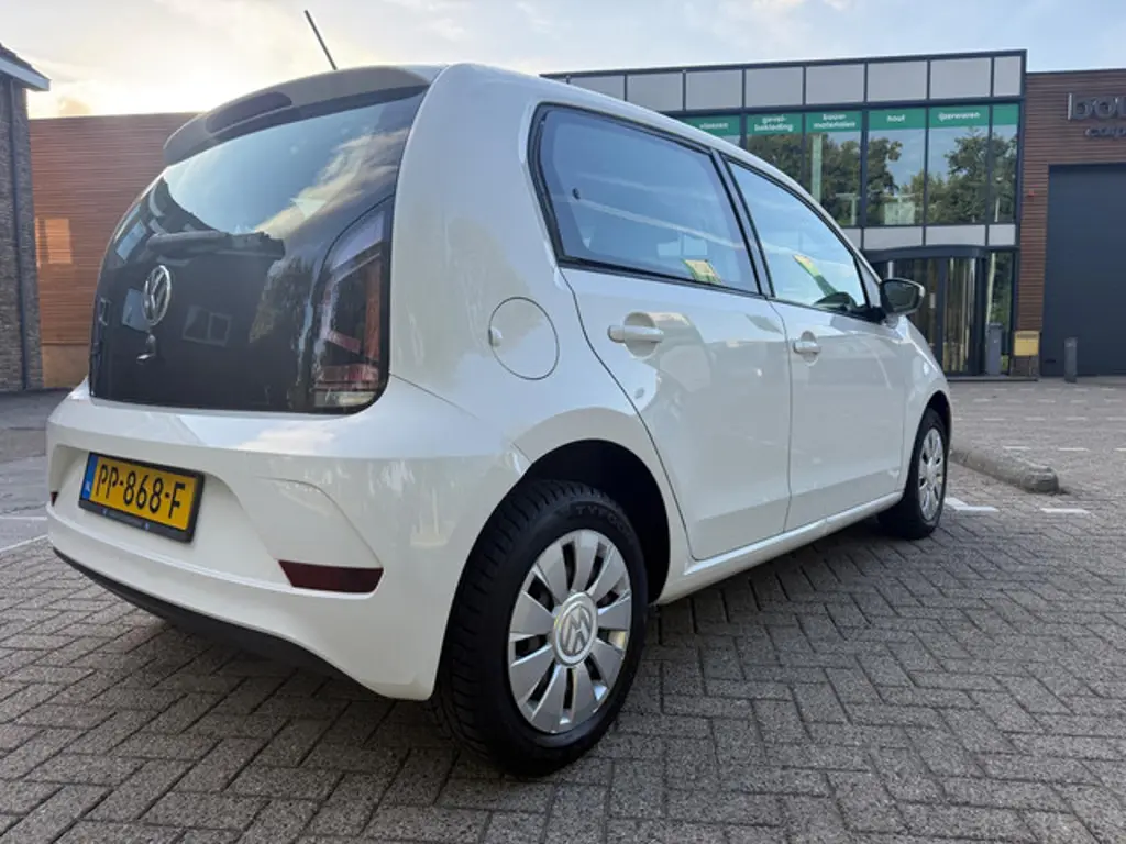 Volkswagen up! 3