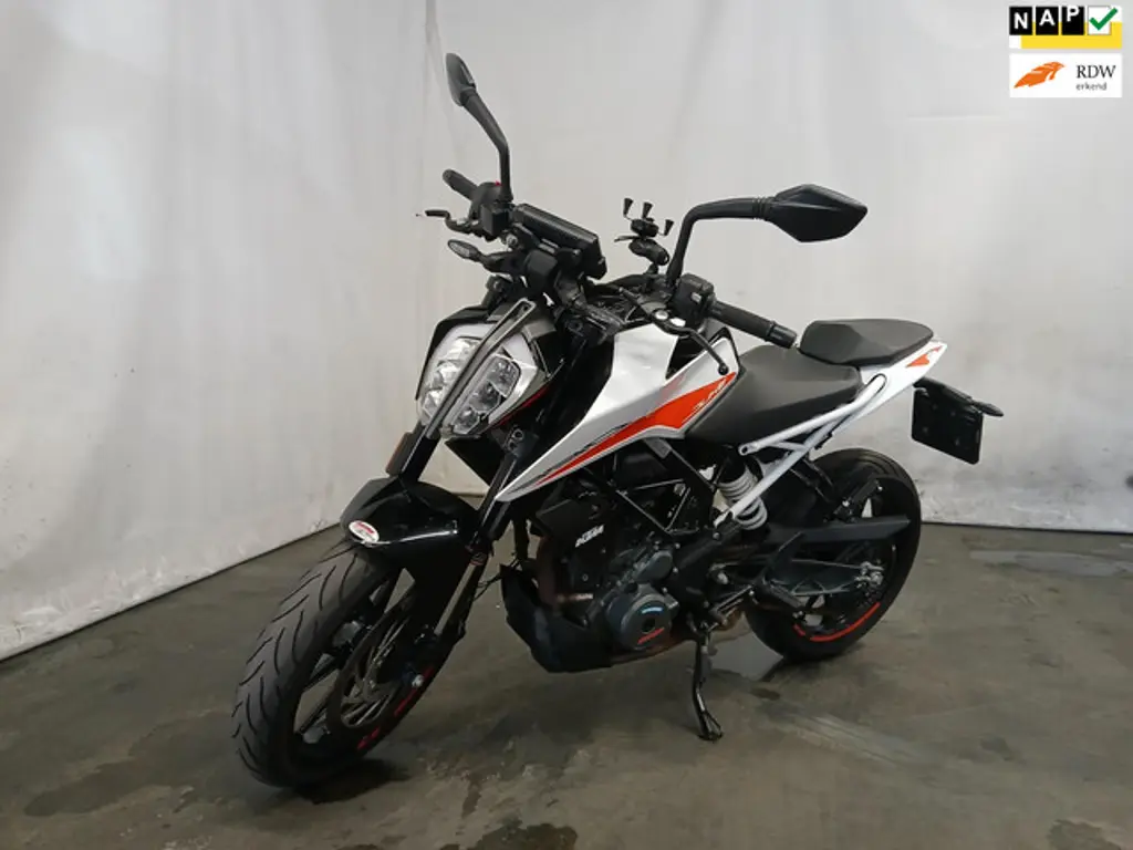 KTM 390