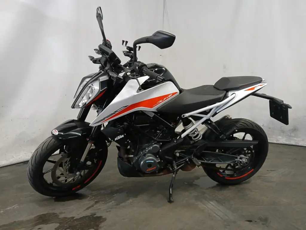 KTM 390 2