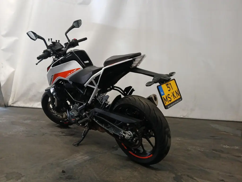 KTM 390 3