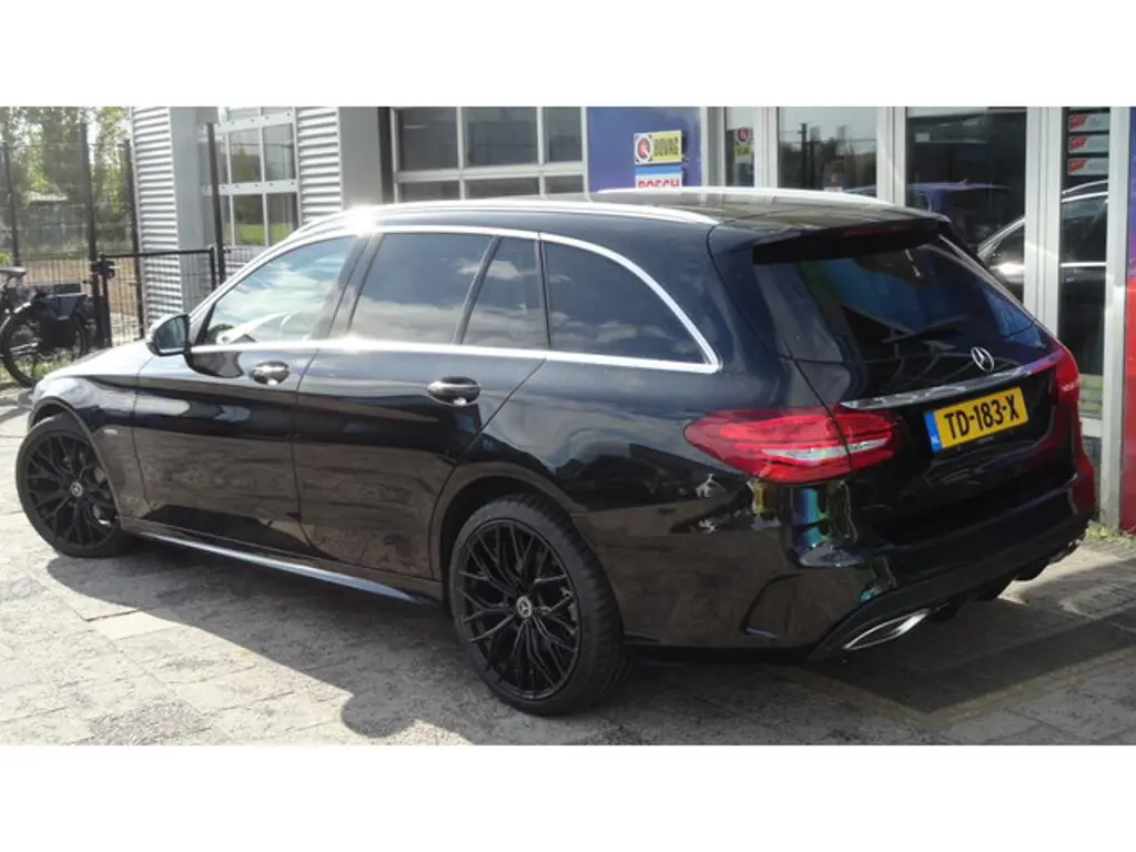 Mercedes-Benz C-Klasse 3