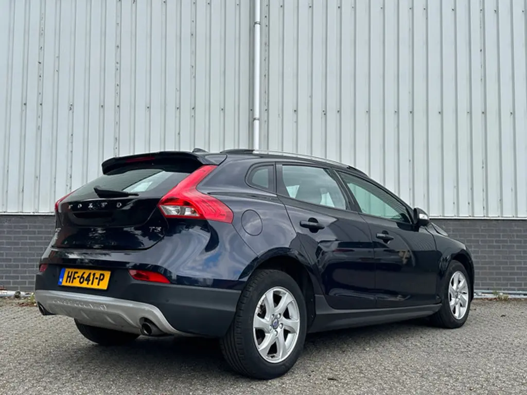 Volvo V40 3