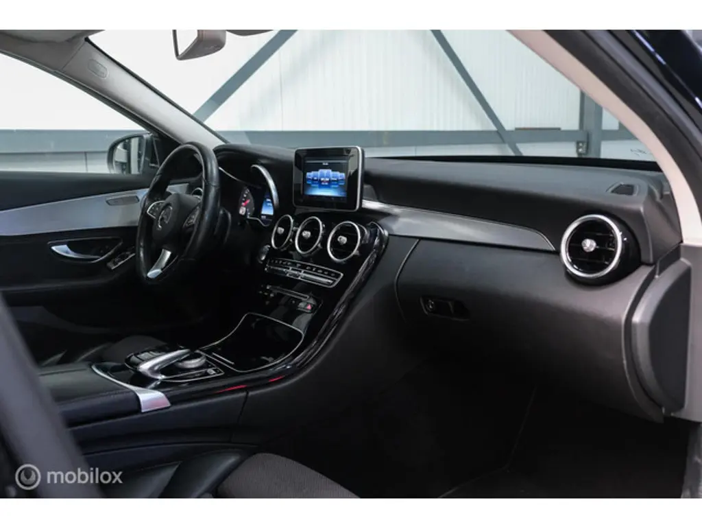 Mercedes-Benz C-Klasse 2