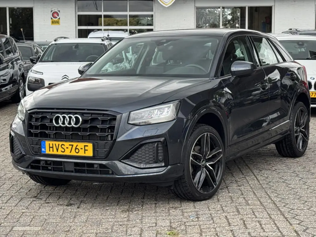 Audi Q2 3