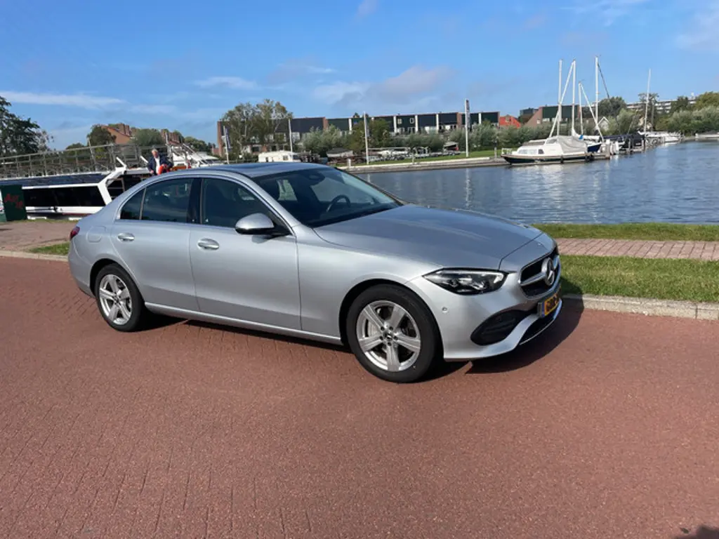 Mercedes-Benz C-Klasse 2