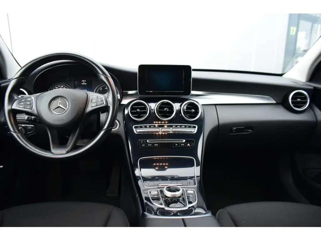 Mercedes-Benz C-Klasse 2