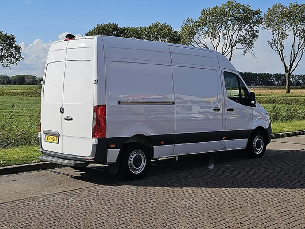 Mercedes-Benz Sprinter 3