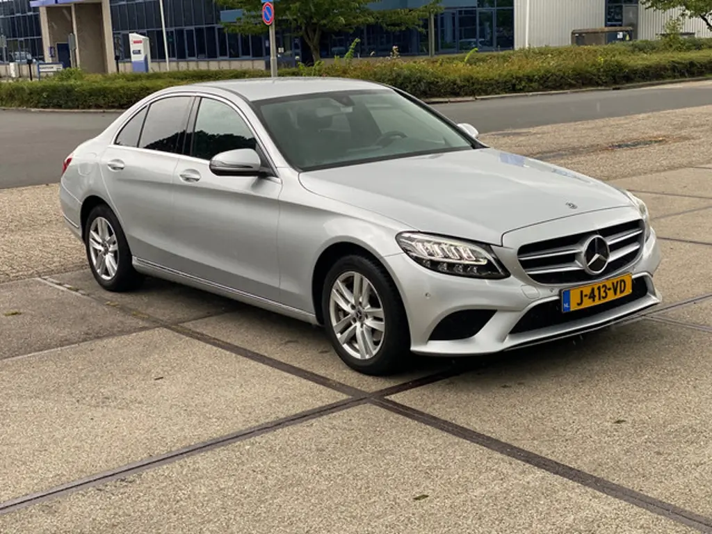 Mercedes-Benz C-Klasse 3