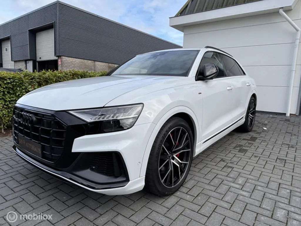 Audi Q8 2