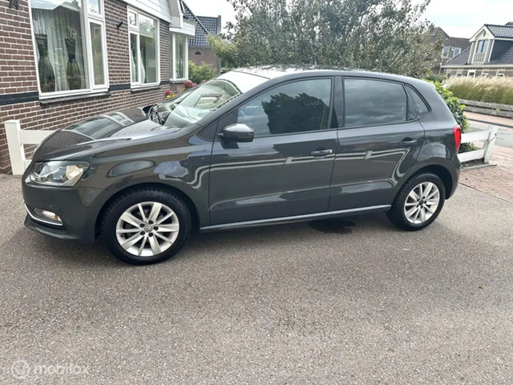 Volkswagen Polo 2