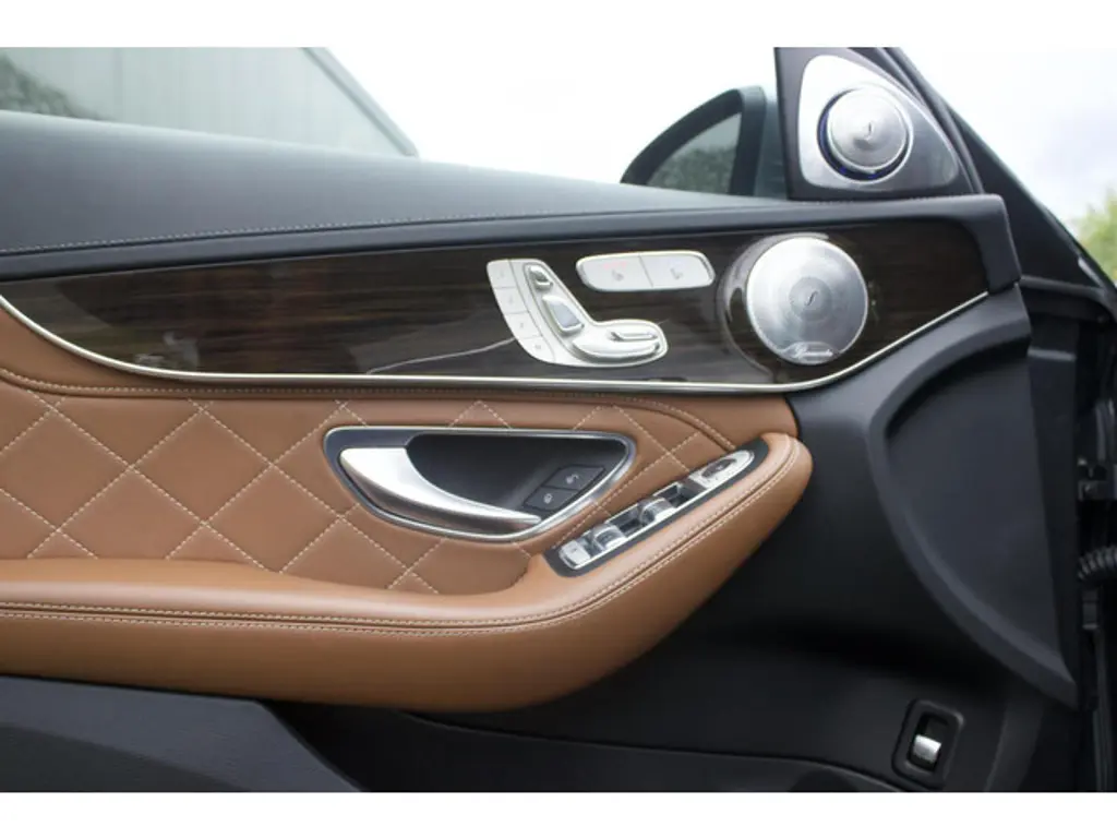 Mercedes-Benz C-Klasse 3