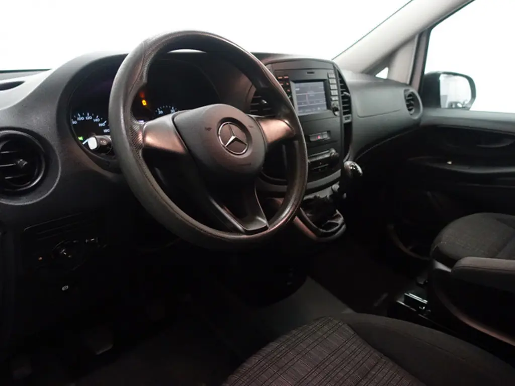 Mercedes-Benz Vito 2