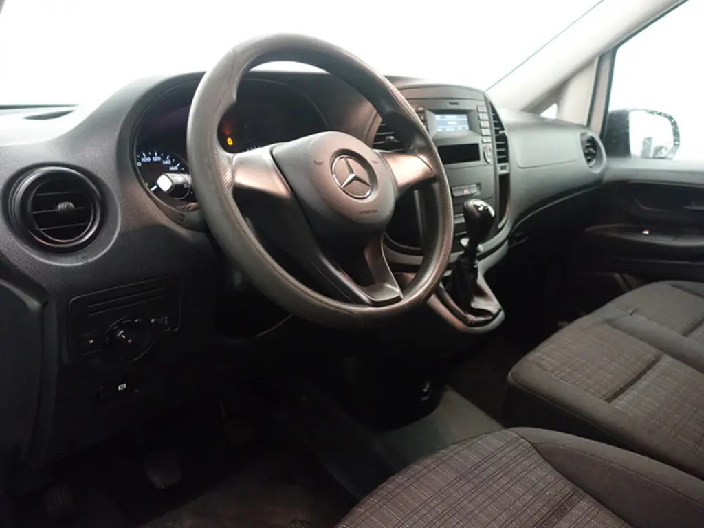 Mercedes-Benz Vito 2